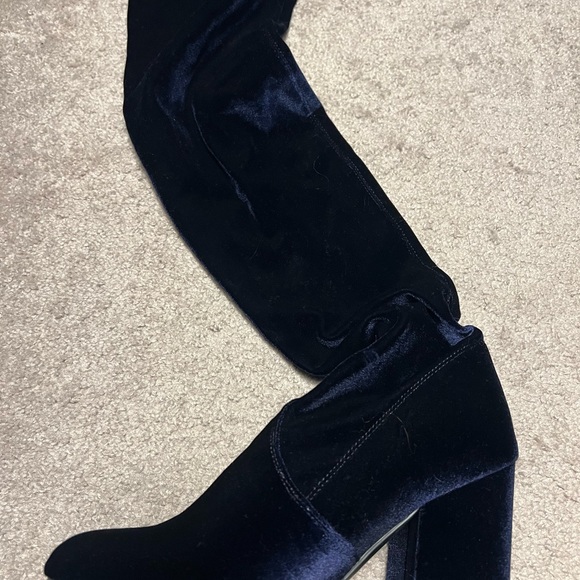 Over the knee boots - Picture 3 of 5